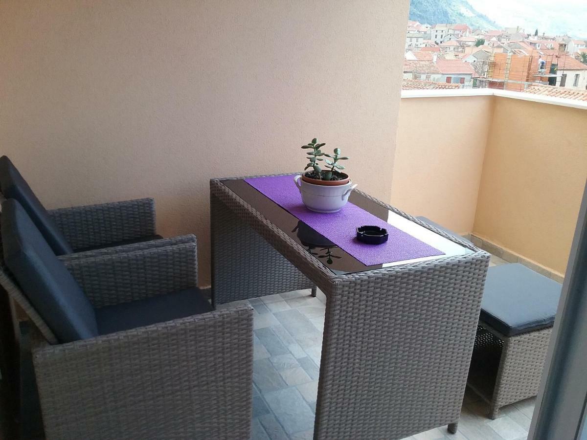 Apartment Willy Комижа Экстерьер фото