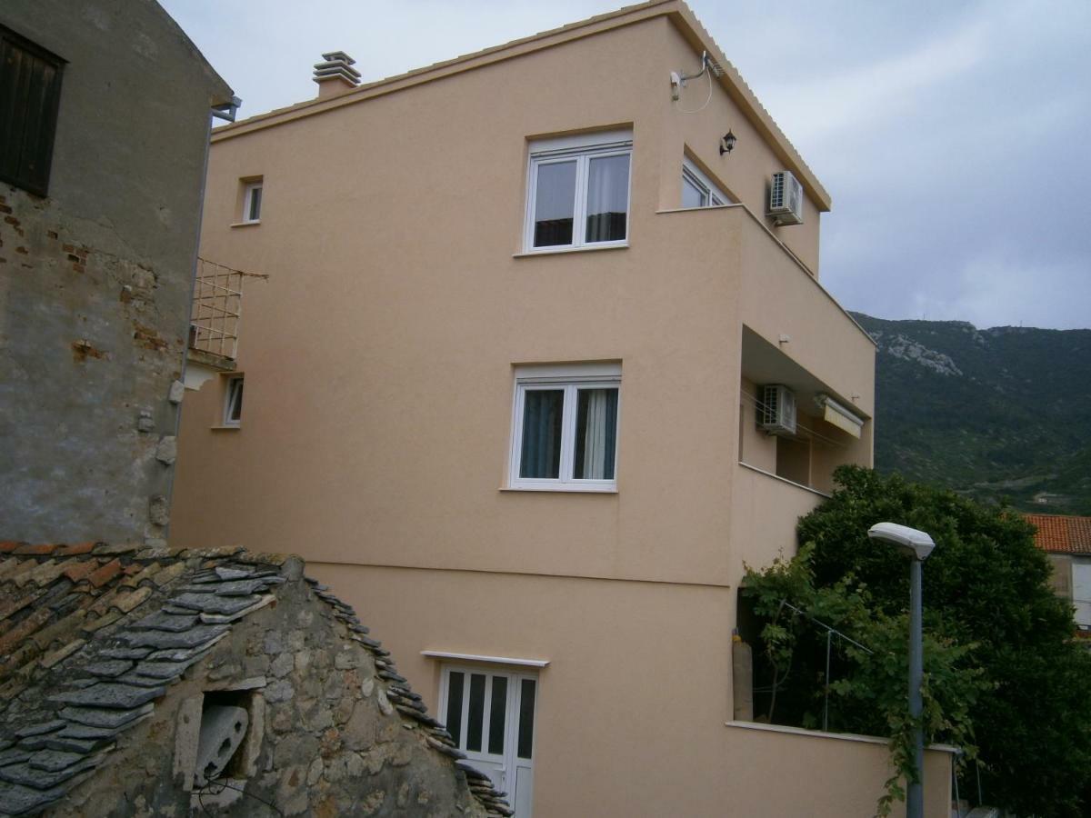Apartment Willy Комижа Экстерьер фото